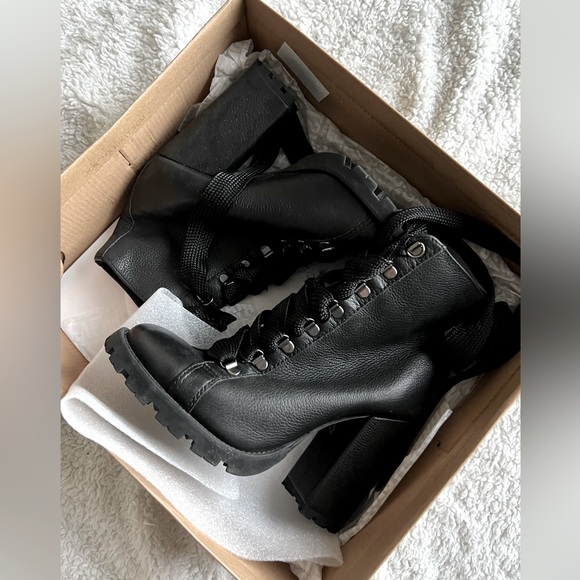 Schutz lace-up boot in black leather w/ heel; Size 9 - Picture 1 of 8